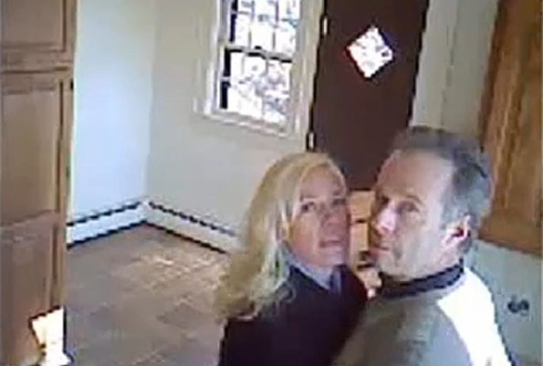 Real Estate Agents Caught Boning In House For Sale - Incredible Things