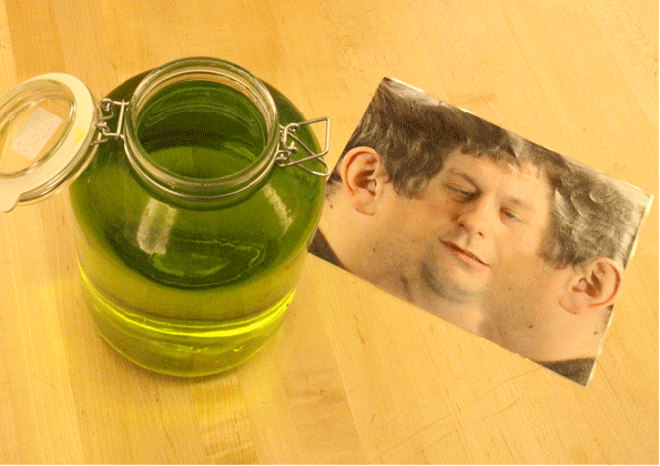 head-in-a-jar-prank