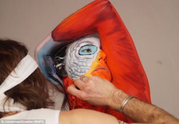 woman-parrot-body-make-up-2