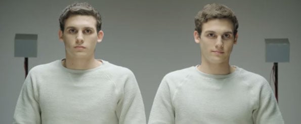 identical-twins-gum-1