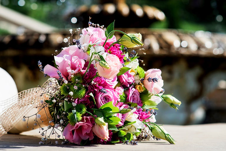 How to Do Wedding Flowers on a Budget