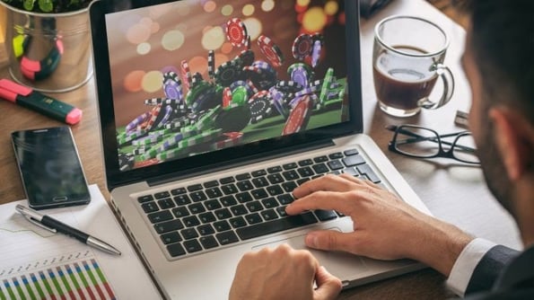 playing game in laptop