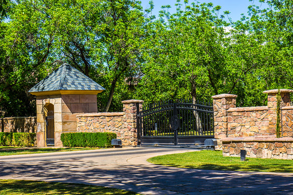 Electric Metal Security Gate With Walk Thru Gate House