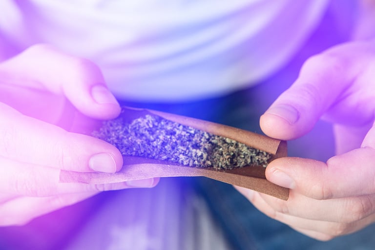 What Is a Blunt & How to Roll One? An In-depth Guide to Smoking a Blunt