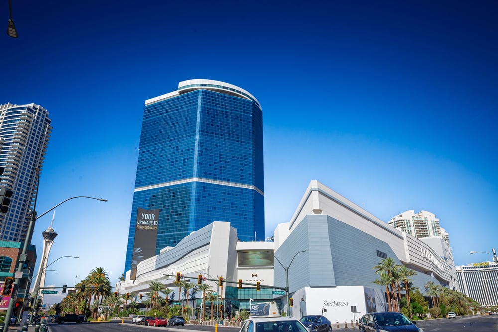 Fontainebleau Las Vegas tower, Fontainebleau Las Vegas is a casino and hotel on the Las Vegas Strip.