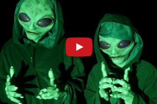You Gotta See This Hilariously Evil Alien Invasion Prank