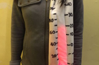 The Thermometer Scarf Shows The Actual Temperature!