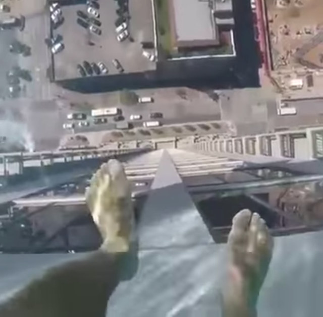 This Glass Bottom Pool Is 40 Stories Above The Street