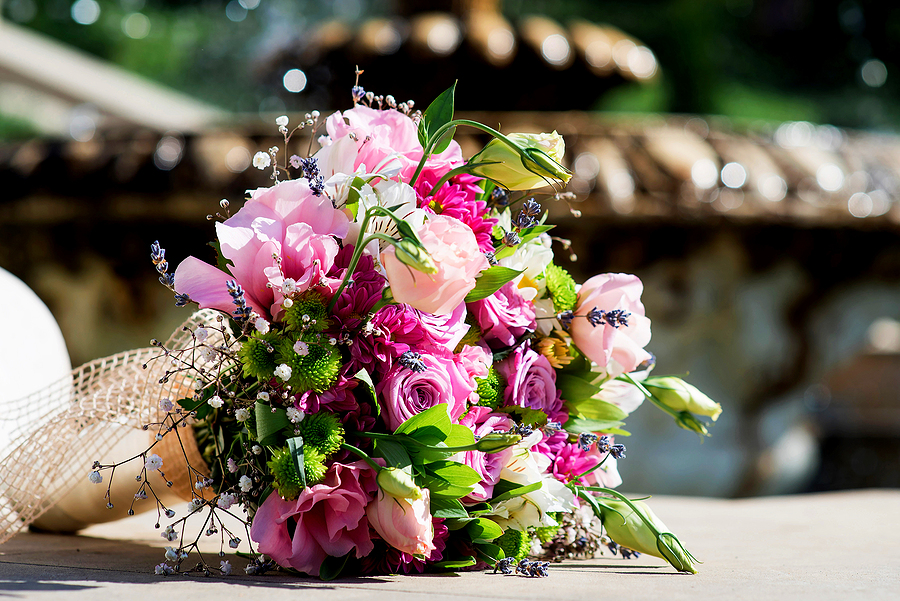 How to Do Wedding Flowers on a Budget