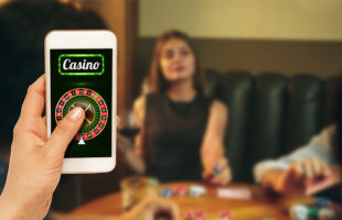Revolution at the Roulette Wheel: How Mobile Apps and Tech are Transforming the Casino Experience