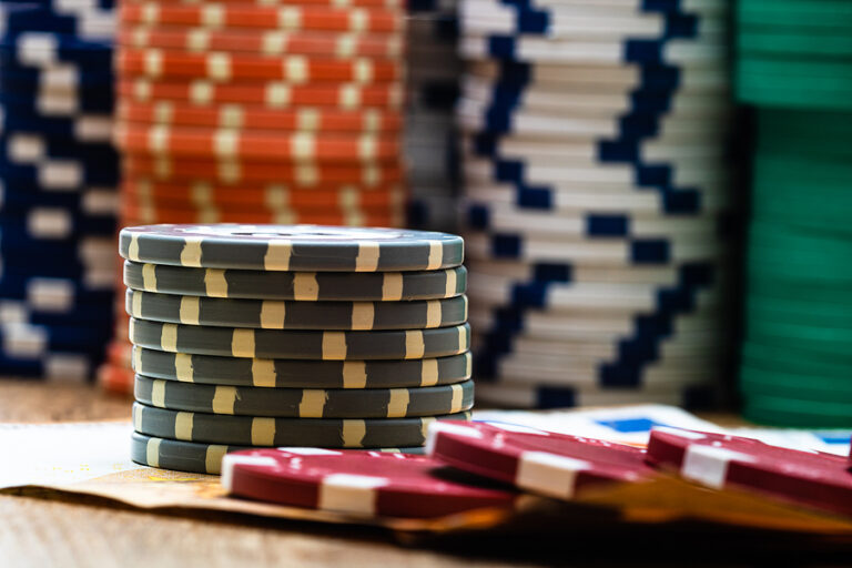 Clear Benefits of Playing Mobile Gambling Games