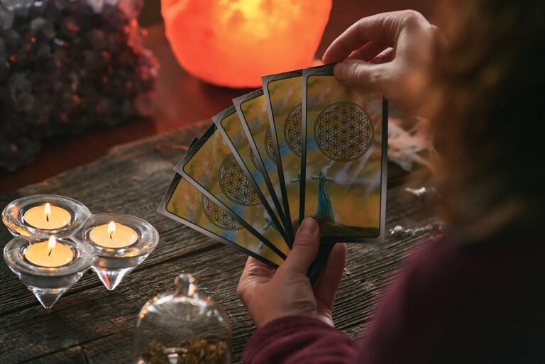5 Ways to Tell If You are the Right Candidate for a Tarot Reading
