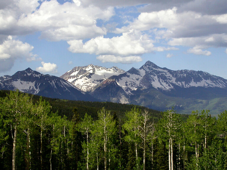 Tips to keep safe driving through Colorado’s Rocky Mountains 