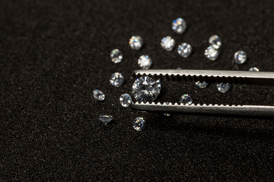 Moissanite vs. Diamond – All About the Difference