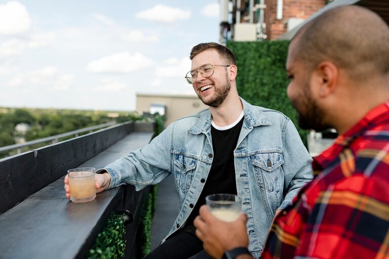Online dating apps for gay people: find what you need in a few clicks